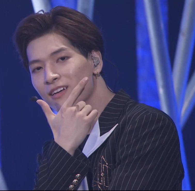 — kinjo sukai is a VAMPIRE! or, alternatively, a thread of sukai’s fangs 