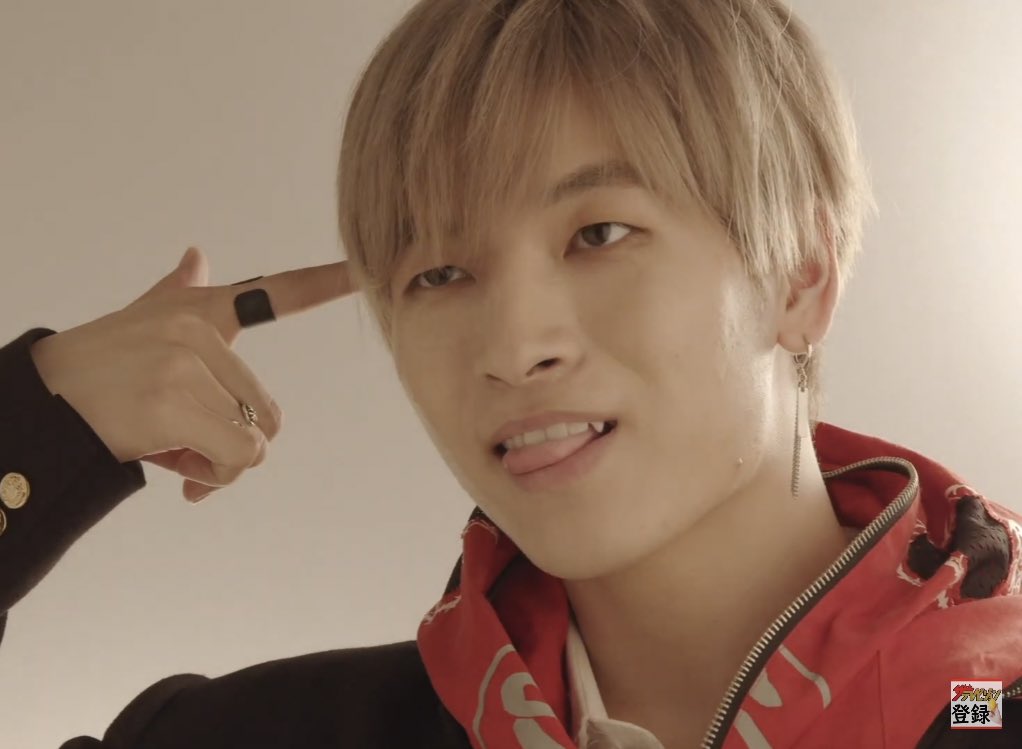 — kinjo sukai is a VAMPIRE! or, alternatively, a thread of sukai’s fangs 