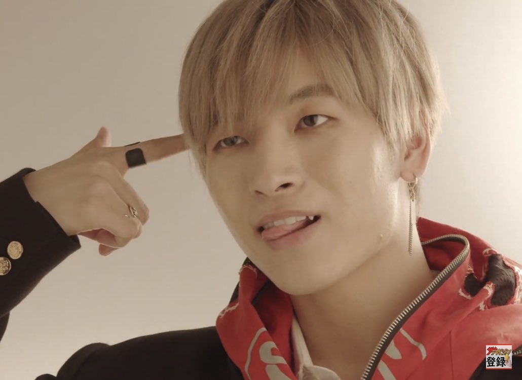 — kinjo sukai is a VAMPIRE! or, alternatively, a thread of sukai’s fangs 