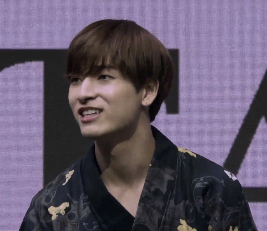 last tweet but in gif form 