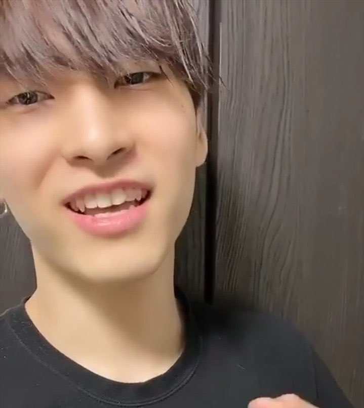 last tweet but in gif form 