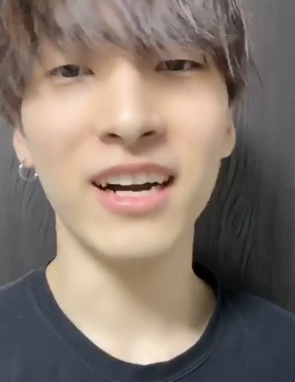 last tweet but in gif form 