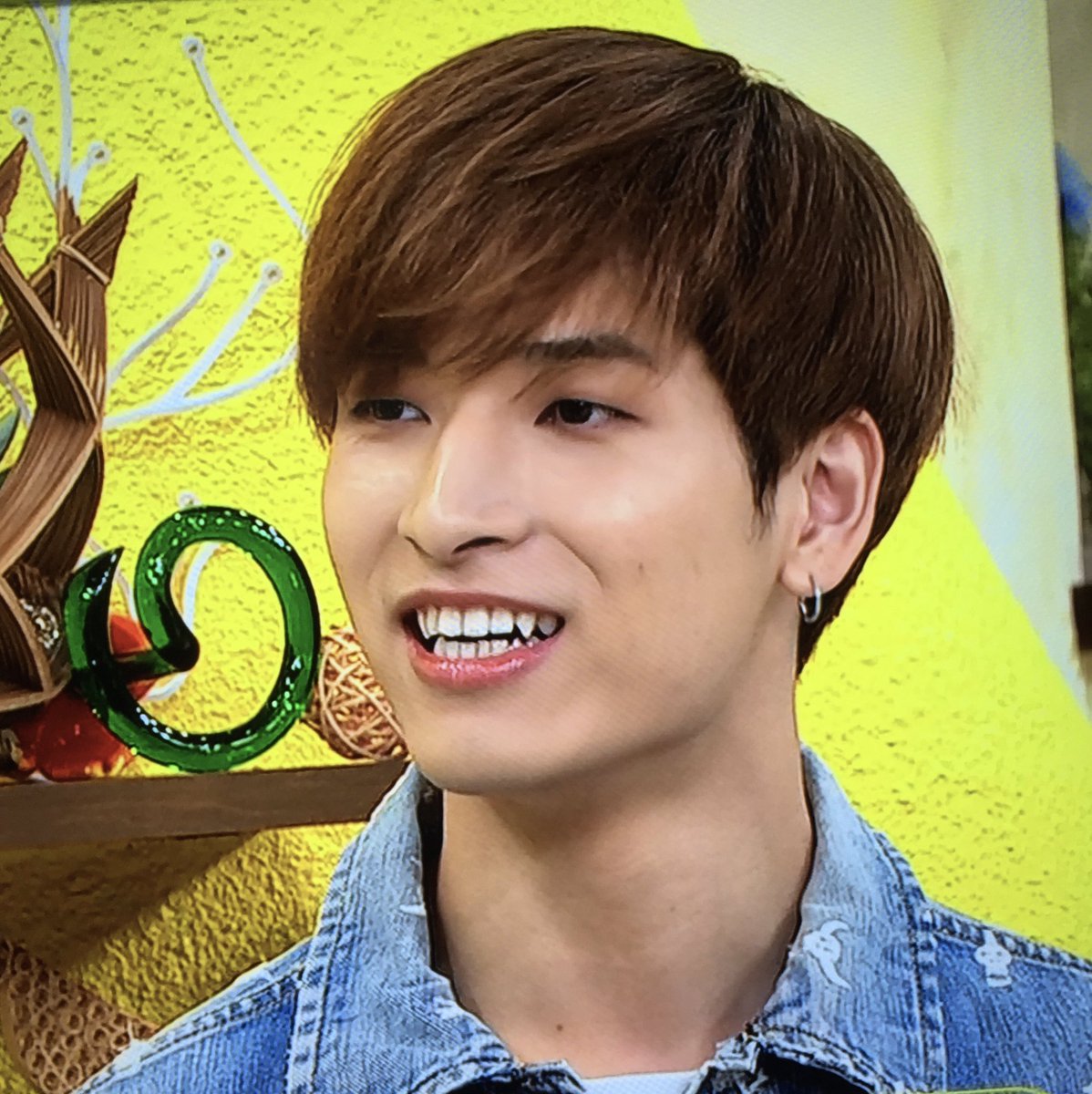 — kinjo sukai is a VAMPIRE! or, alternatively, a thread of sukai’s fangs 