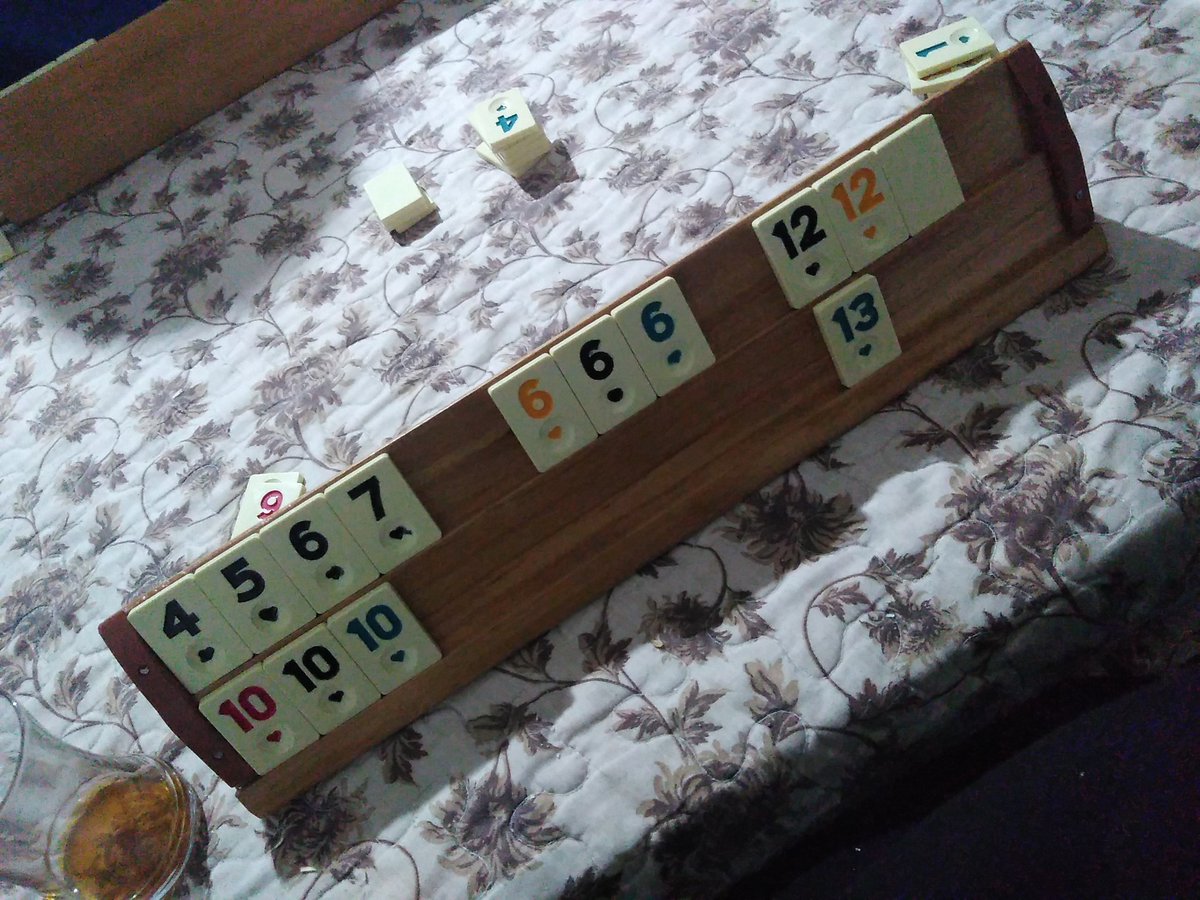 Psikopat Bi ailem var gece saat 3.30 da okey oynatıyorlar zorla manyaklar aq