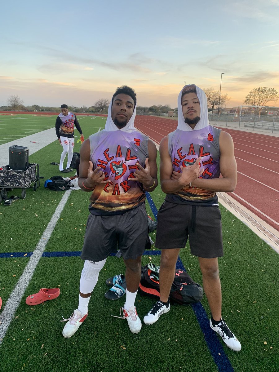 perez_davonte's tweet photo. Somebody tell these boys I do this...back 2 back 7v7 tourney championship‼️💪🏾😤 https://t.co/3zZiFmwLeN