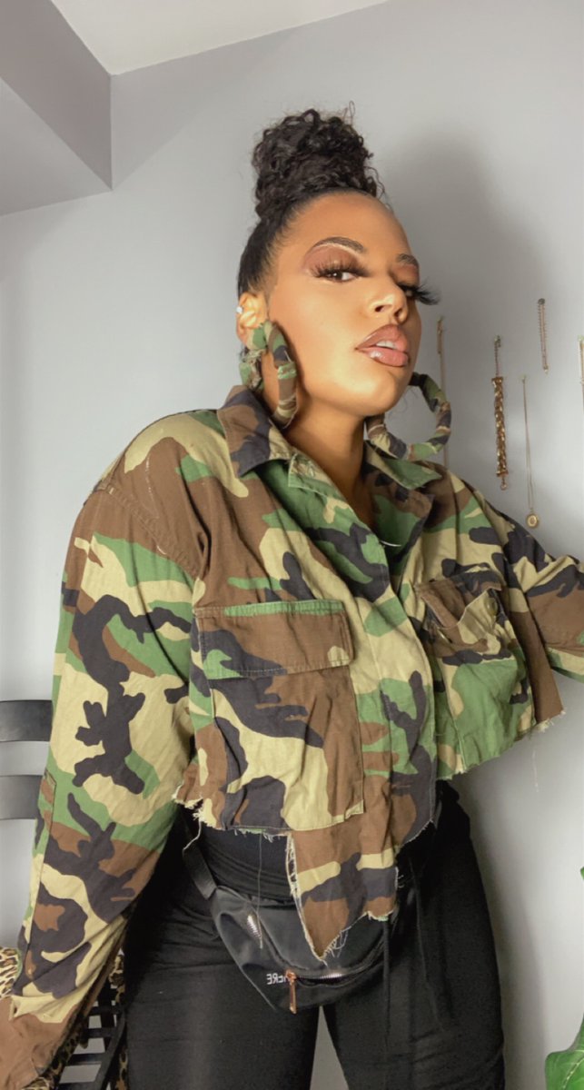 DaRealHeyLo's tweet image. 