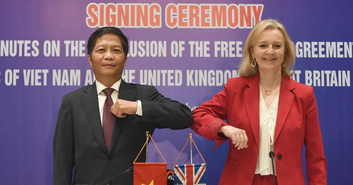 FreeZoneStories's tweet photo. Britain Finalises Free Trade Pact With #Vietnam
The deal with Vietnam comes into force 1 January, 2021 and will be Britain's third, following Thursday's pact with Singapore and October's first post-Brexit trade deal with #Japan.

Via: https://t.co/W5VmXaIFnv
#uk  #Brexit #Britain https://t.co/59D7swPlA7