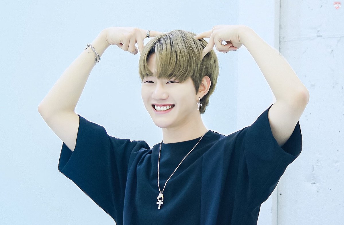 jinseo_com's tweet photo. 190727 미니팬미팅 진서 

#엔티크 #NewTrendIcon #ntic #진서 #jinseo #4mm #사랑아_진서해 #신진섭 #fiction #픽션 🤞🏻 @jinseo_shin 💛

🐶난 너를 많이 좋아하는 강아쥐🐶 https://t.co/fs1lreQ9ht