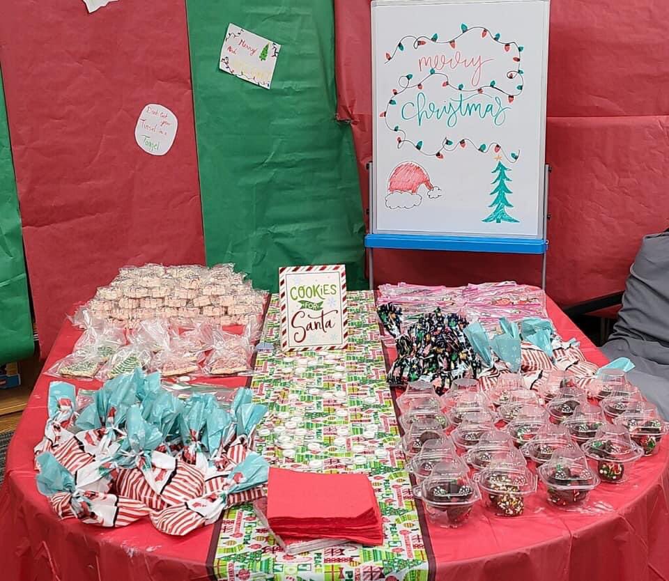 CainMustangs's tweet photo. Thank you to the CMS PTA and our Leadership Team for providing lunch and desserts today!! It’s a great day to be a Mustang!
#CainConnection https://t.co/U3RwBgbpiu