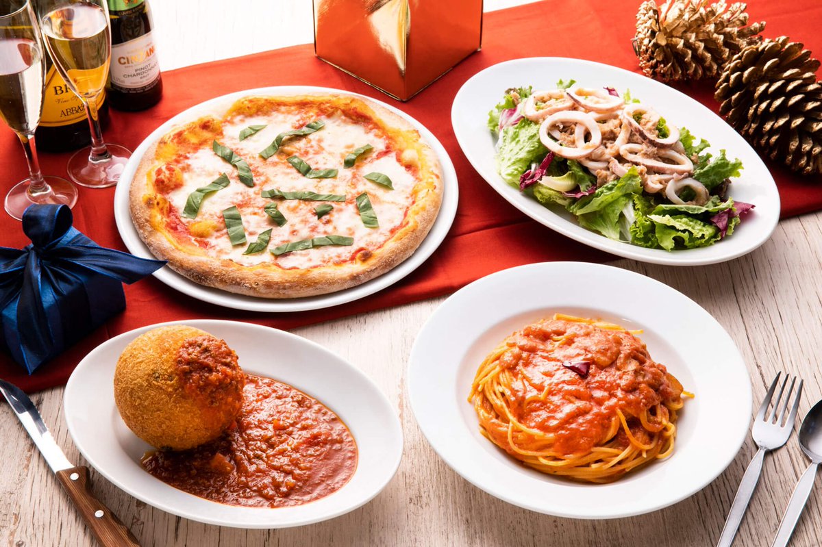 カプリチョーザ V Twitter おうちでクリスマス テイクアウト限定でカプリチョーザの魅力を詰め込んだスペシャルなセットを2種類ご用意しました 気の合う仲間やご家族で 他では味わえない本格イタリアン メニューを おウチでのクリスマスをお楽しみください