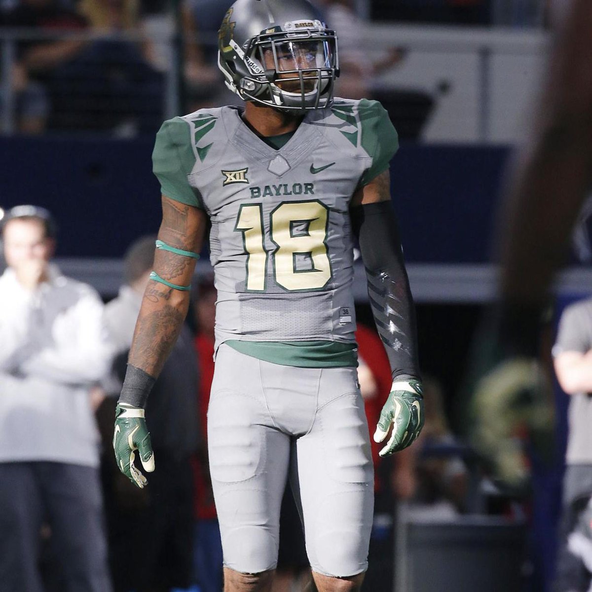 Praying for the Waz family!
#RIPChanceWaz 🙏🏾❤😥
<a href="/HendricksonFB/">Hawk Football</a> <a href="/BUFootball/">Baylor Football</a>  #512football