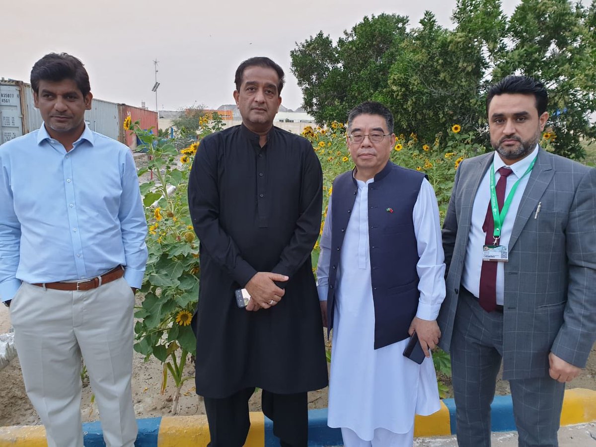 Gwadar_Pro's tweet image. “The ongoing Green &amp;amp; Clean #Gwadar Movement will not only improves environment, addresses climate change risks but also  achieves economic gains involving beekeeping and ecotourism”,said Chairman and CEO #COPHC @BaozhongGwadar 
#CPEC #GreenPakistan #GreenGwadar