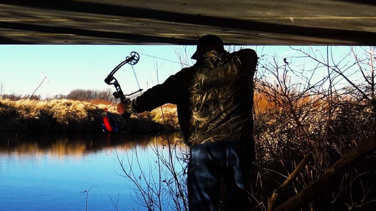 MidAgeManiac's tweet photo. Bowfishing for the last time this year. https://t.co/82sefNEqDj