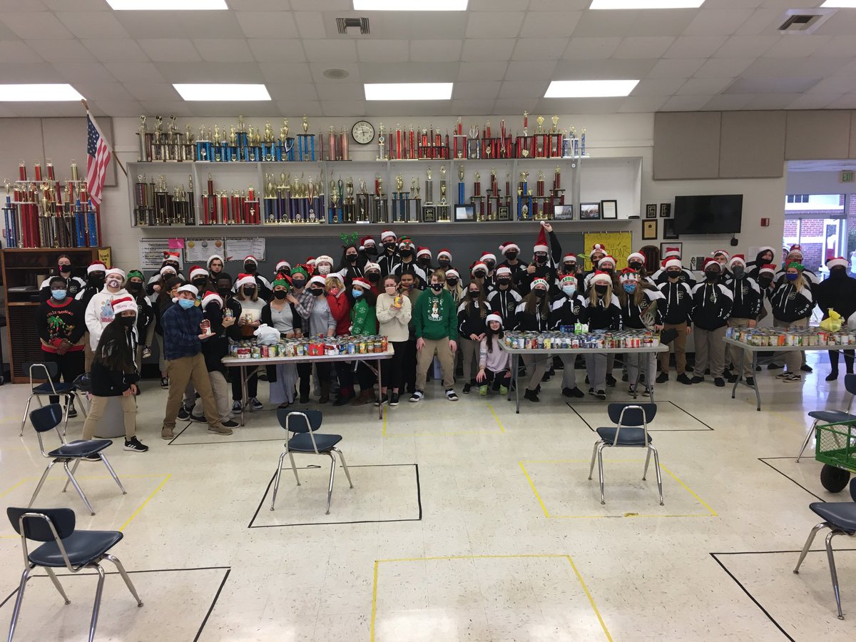 dan_seaborn's tweet photo. At the  BB Comer HS Christmas Concert on December 13 2020! Each person in attendance was charged 2 canned food items as admission - 3 tables full of food that will be given to the Sylacauga Care House to help feed those in need! Merry Christmas #dedicated #leadingtheway  #bbcmhs https://t.co/XTsjf0e6yE