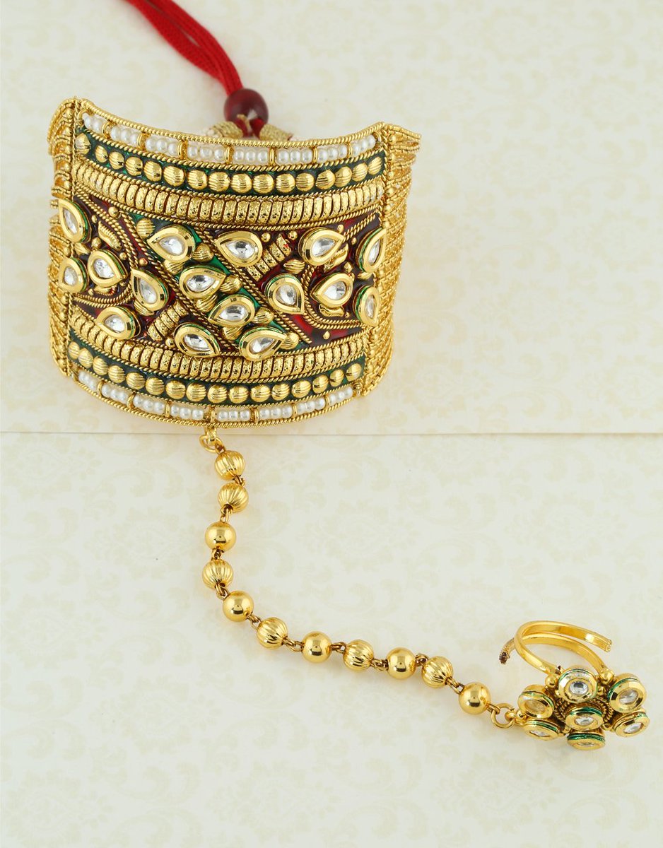 AnuradhaArts's tweet photo. 😍Exclusive Collection of Gold finish Bridal Hath Phool for wedding at the Lowest Cost by Anuradha Art Jewellery 🥳Shop Now:https://t.co/QoL498QpFm
-
-
#hathphool #goldhathphool #designerhathphool #bridalhathphool #hathphooldesign #atificialjewellery #anuradhaartjewellery https://t.co/6yO1aMNfw8