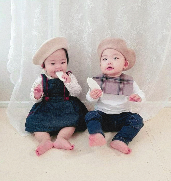apincelado's tweet photo. The sweetest duo tampoco iban a dejar de posar en nuestra #SWEETWEDDING because #OURSTARRYNIGHT is shining so bright because of them too. Aren't Hwang Twins the cutest? ʕ ᵔᴥᵔ ʔ ♡ https://t.co/rXwSmAH0HP