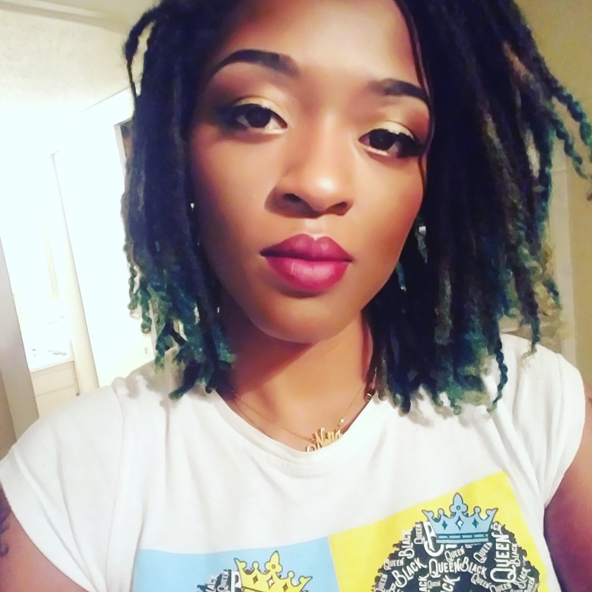 CrossNetia's tweet image. Like the lipstick? Its CHERRY JUBILEE! 
youravon.com/positiveviewpo…