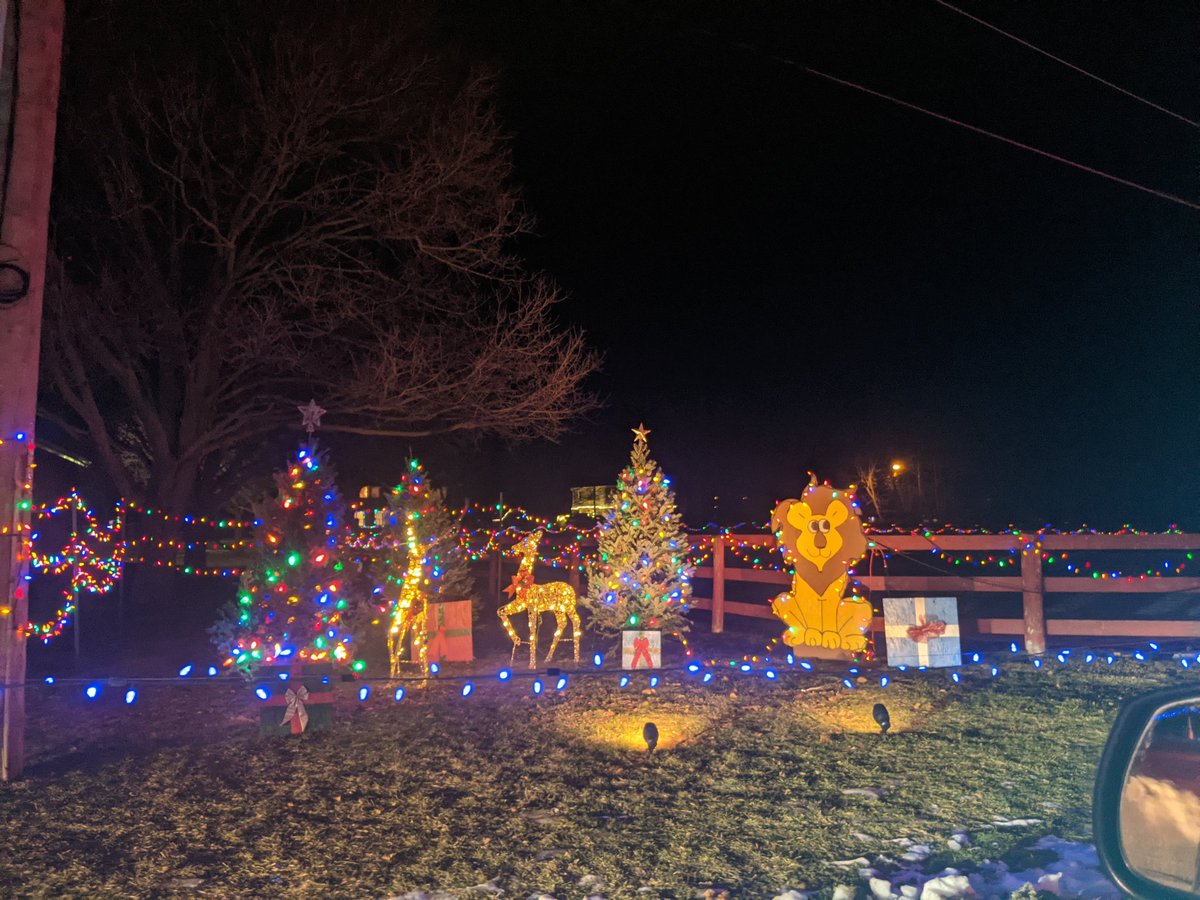 spedassist's tweet photo. Visited Uxbridge tonight to see the light display #UXlights https://t.co/hwEcGIXGVs