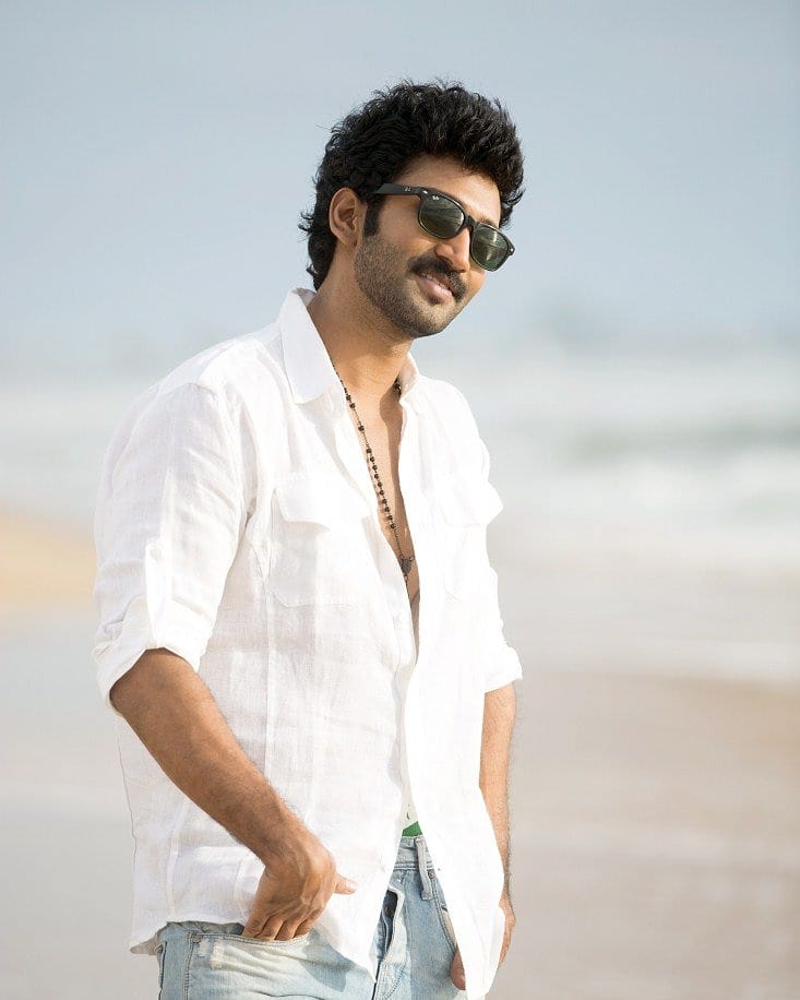 ImShivaKonakala's tweet photo. Birthday wishes to our very own #KumarBabu a.k.a @AadhiOfficial
Wishing you a fab year filled with lots of happiness and success. Keep entertaining us with ur unique and Versatile concepts Best wishes for your next projects #Clap #GoodLuckSalhi
#HBDAadhiPinisetty https://t.co/dA97sDFlXg