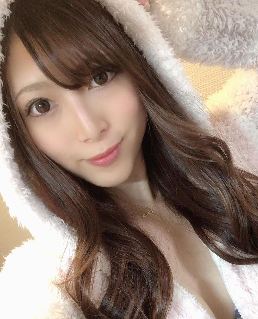 Pear_44592's tweet photo. 久しぶりのミニワンピ👙 https://t.co/S8rqoTP5G2