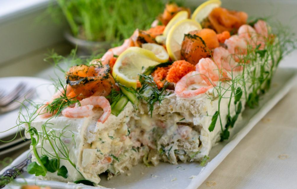 рыбный галантин. рыбные закусочные. мясной закусочный торт. холодные закуски из рыбы. закусочный торт наполеон мясной.