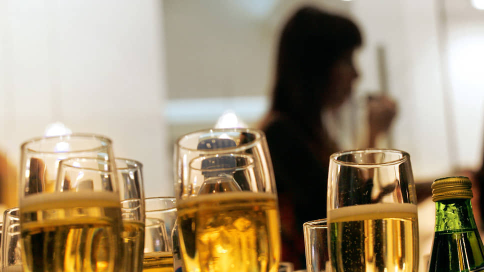 Новосибирский губернатор пригрозил чиновникам увольнением за участие в подпольных вечеринках

amp.gs/o787