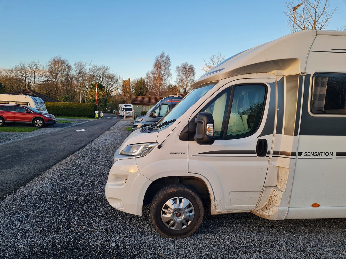 motoroaming's tweet photo. A nice little jolly to our old stomping ground. Our second date was here at Ceddar Gorge over 33 years ago.
#exploringbritain #lifeontheroad #fulltimetravel #rvlife #motorhomes #Somerset https://t.co/yx8ve2CFyd