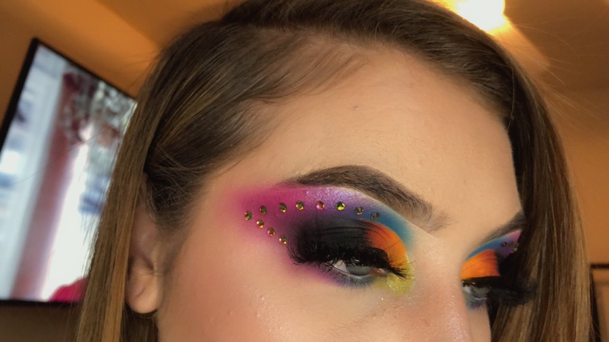 emmvh's tweet photo. I finally got the motivation to do makeup again https://t.co/0sgSkT20AE