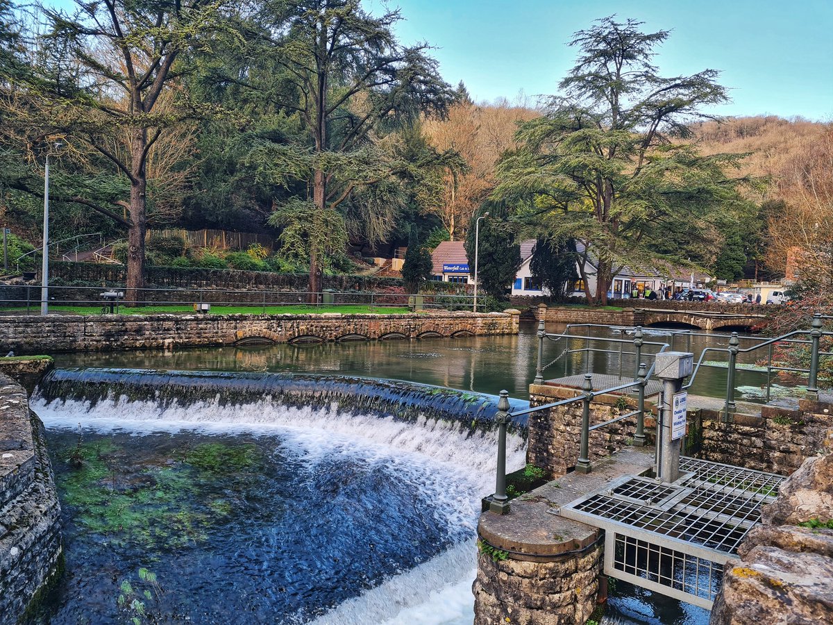 motoroaming's tweet photo. A nice little jolly to our old stomping ground. Our second date was here at Ceddar Gorge over 33 years ago.
#exploringbritain #lifeontheroad #fulltimetravel #rvlife #motorhomes #Somerset https://t.co/yx8ve2CFyd