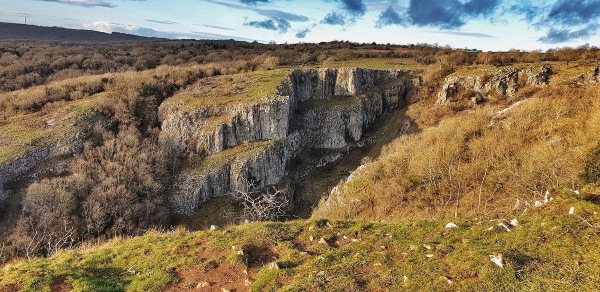 motoroaming's tweet photo. A nice little jolly to our old stomping ground. Our second date was here at Ceddar Gorge over 33 years ago.
#exploringbritain #lifeontheroad #fulltimetravel #rvlife #motorhomes #Somerset https://t.co/yx8ve2CFyd
