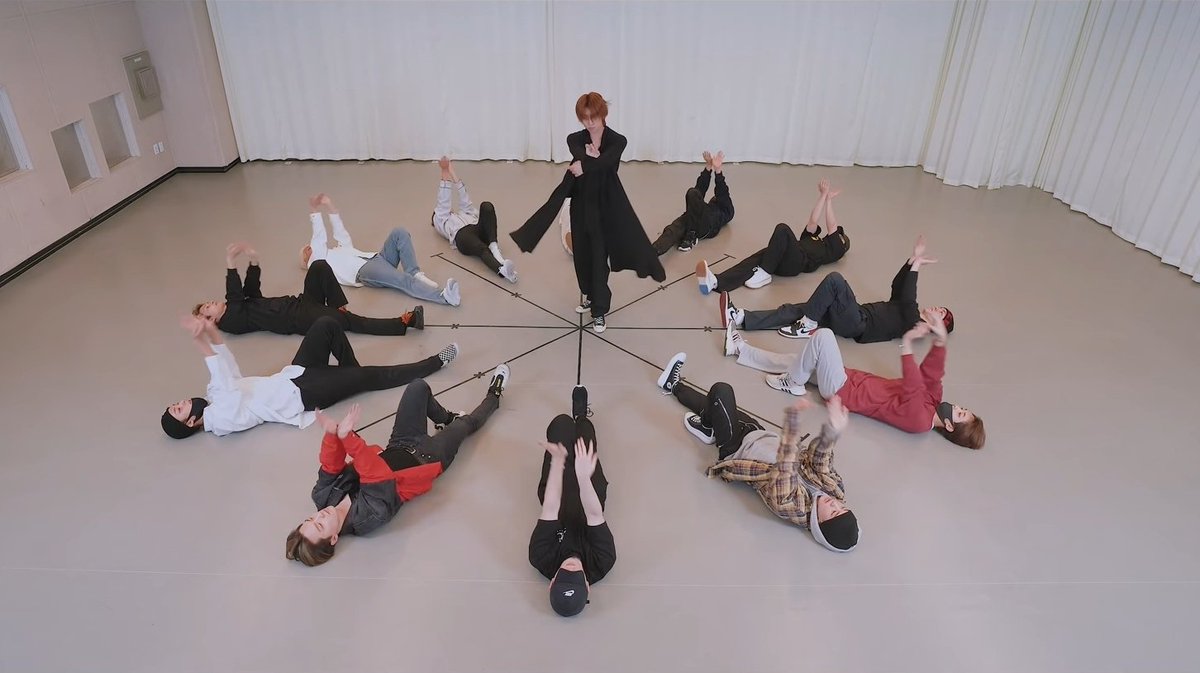 wonubliss's tweet photo. 24H clock formations ❤️🖤 @pledis_17 https://t.co/ZxbXTeeS0w