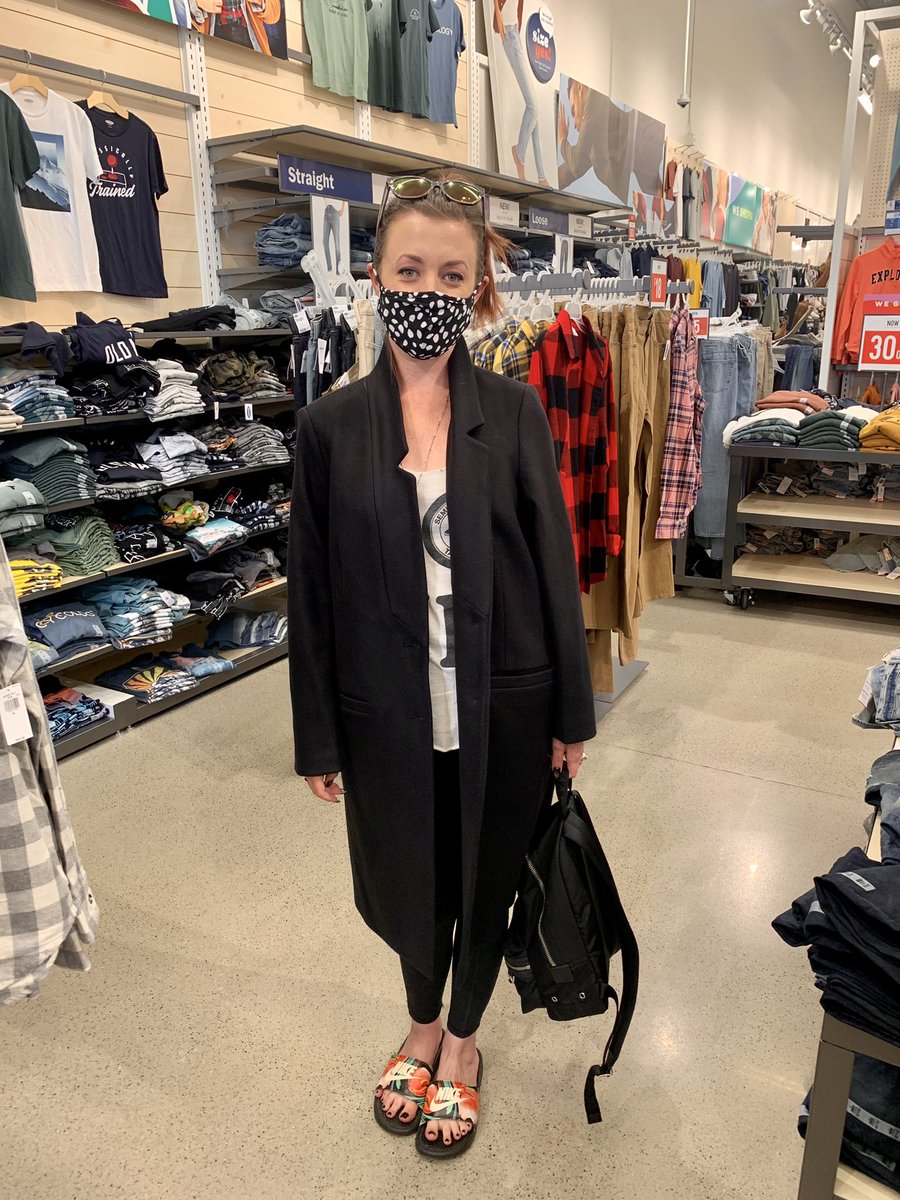 proprocyon's tweet photo. so if you wanna know what Florida winter looks like. no it’s not cold I just bought a coat but do not act like I will not wear this in public. https://t.co/DAQcRPJJNs