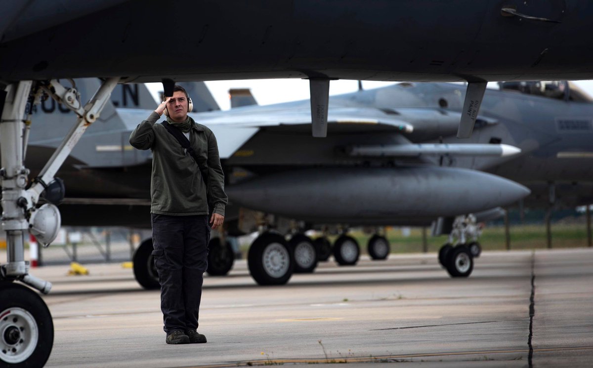 48FighterWing's tweet photo. Three more #MaintainerMonday's left in 2020! 
#WeAreLiberty #ReadyAF #OwnTheSkies 
@HQUSAFEAFAF  @usairforce https://t.co/fdgCeh3Lfn