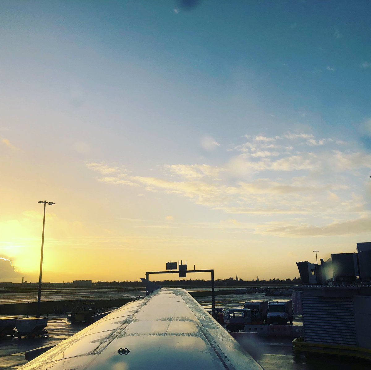 daviddelorenzo's tweet photo. En vuelo hacia Barcelona, la pregunta es... ¿aceptarán mi test LAMP, o no se habrán enterado del cambio de normativa, y se obstinarán en pedirme una PCR?
Seguidme este hilo y pronto lo averiguaremos..
#covidtest #pcr #rtlamp https://t.co/8UXpie7UAG