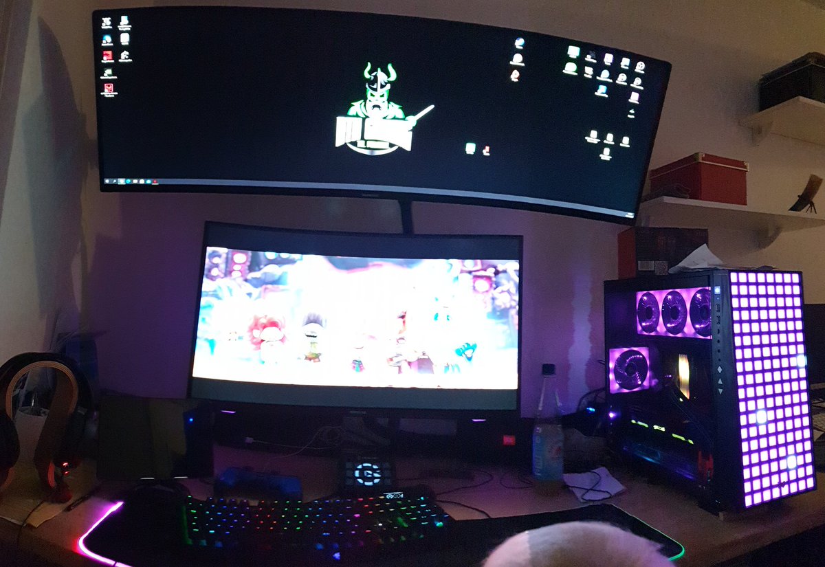 DieTulpeX's tweet photo. #BestCaseEver
#hitech_gamer https://t.co/Yyf3nYfupF