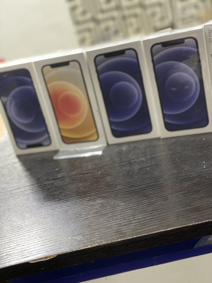 gadgetmart_ng's tweet photo. Brand new iphone 12 available 

Price: 440k 

@royzkingin @FaruqBashar https://t.co/EeTAIFP9rb