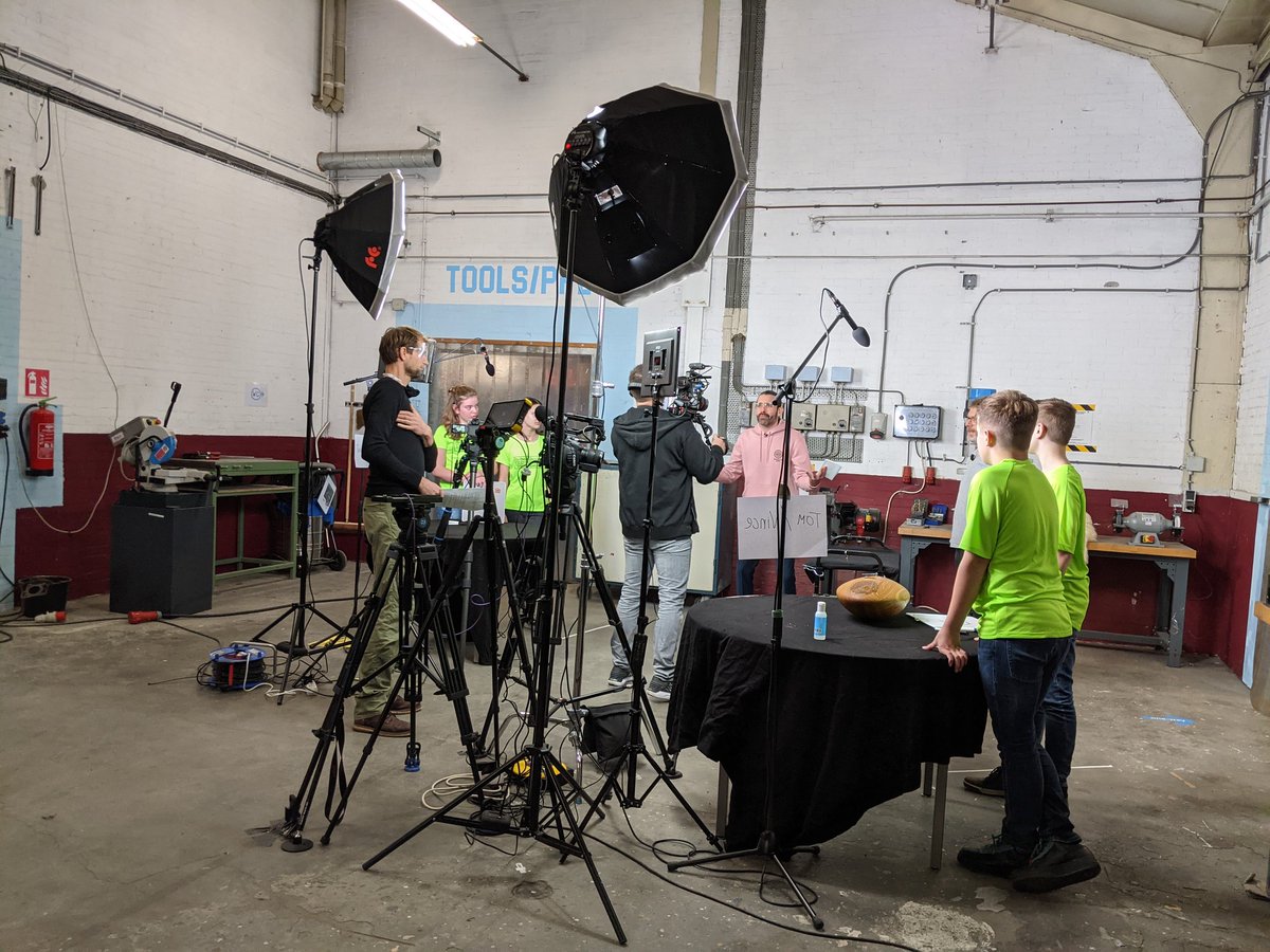 Afgelopen zaterdag vonden de eerste opnames van De Grote Megamini Techniek Quiz-Challenge-Spel-Show plaats! We kunnen niet wachten om begin volgend jaar de opnames met jullie te delen! 

@VNONCWarnnijm <a href="/vnoncwmidden/">VNO-NCW Midden</a> @8RHK_ <a href="/LINDUSLiemers/">LINDUS</a>