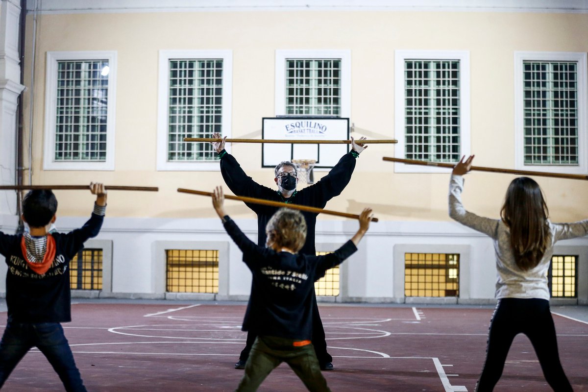MarcoCapoccetti's tweet photo. Kung Fu
Cortile della scuola di Donato
#Roma #kungfu #kungfukids #qixingtanglangquan #tanglang #chatsingtonglong #sevenstarmantiskungfu #piazzavittorio #esquilinomonamour #marcocapoccettiboccia #settestelle #tonglong #gongfu #Esquilino #mantidereligiosadellesettestelle #Mantide https://t.co/bVVBuemdLT