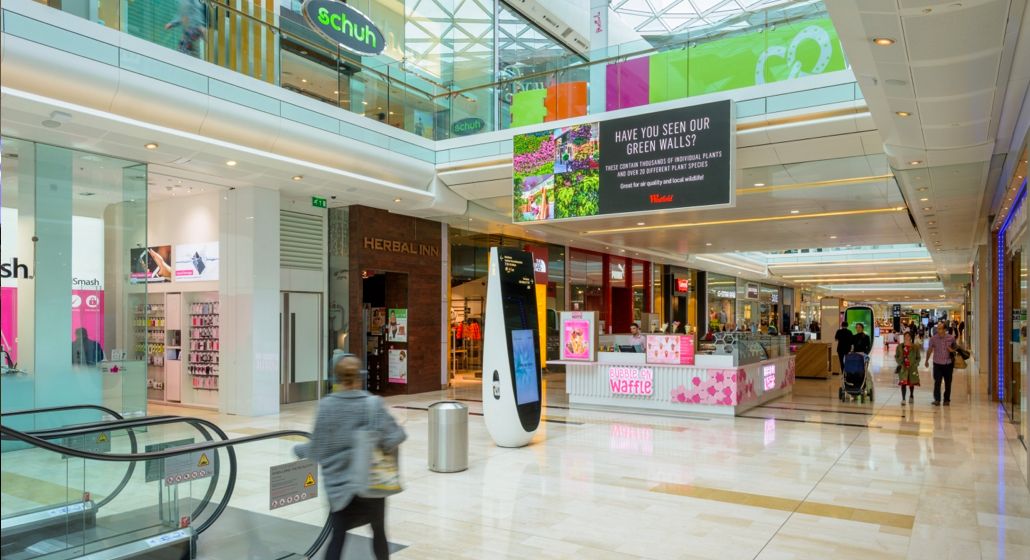 BubbleOutdoor's tweet photo. #Christmas is upon us and even with Covid-19 restrictions that means an influx of shoppers to our malls. See why now's a great time to utilise #digital outdoor advertising to boost your Christmas sales. https://t.co/eSYknie1Ki https://t.co/bheh8k3oGZ