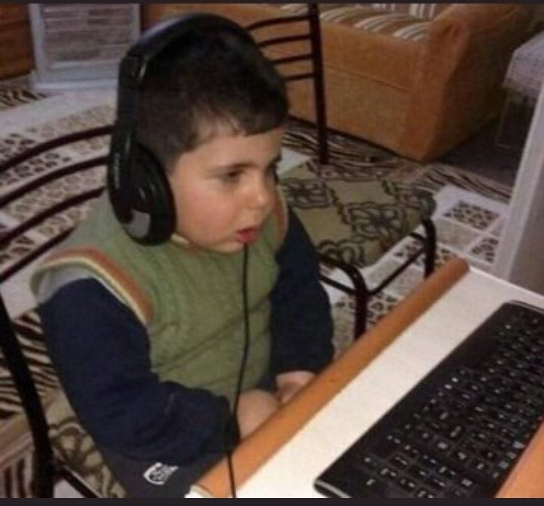 EpL5VLHW8AAl_Ax.jpg
