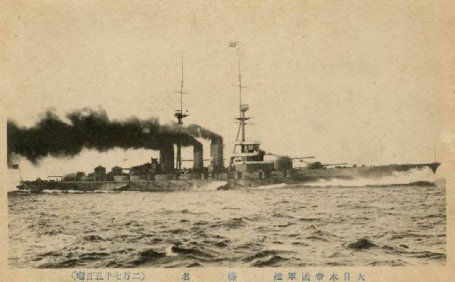 1913年の今日は巡洋戦艦榛名の進水日。
巡洋戦艦榛名は金剛型巡洋戦艦の3番艦として川崎造船所(川崎重工)で建造され、主力艦としては初めて民間企業に発注された艦となった。
ちなみに艦名は群馬県の榛名山に因む。 