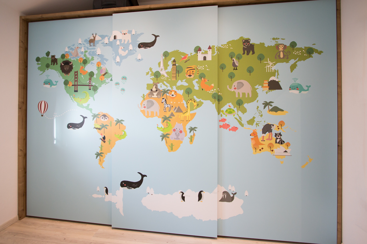 Auch ungewöhnliche Anfragen kommen bei uns nicht zu kurz. Für einen Kunden von uns haben wir eine kinderfreundliche Schrankbeklebung umgesetzt.
#werbeagentur #wetzlar #druck #print #neugestaltung #design #grafik #konzeption #gestaltung #agenturleben #lahndillkreis #ldk #gießen