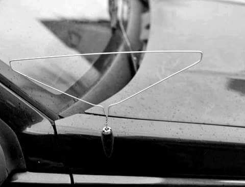 theewhitedove's tweet photo. Coat hanger aerial?
#AwfullyBritishMoneySavingTips https://t.co/rP9WOWjnYg