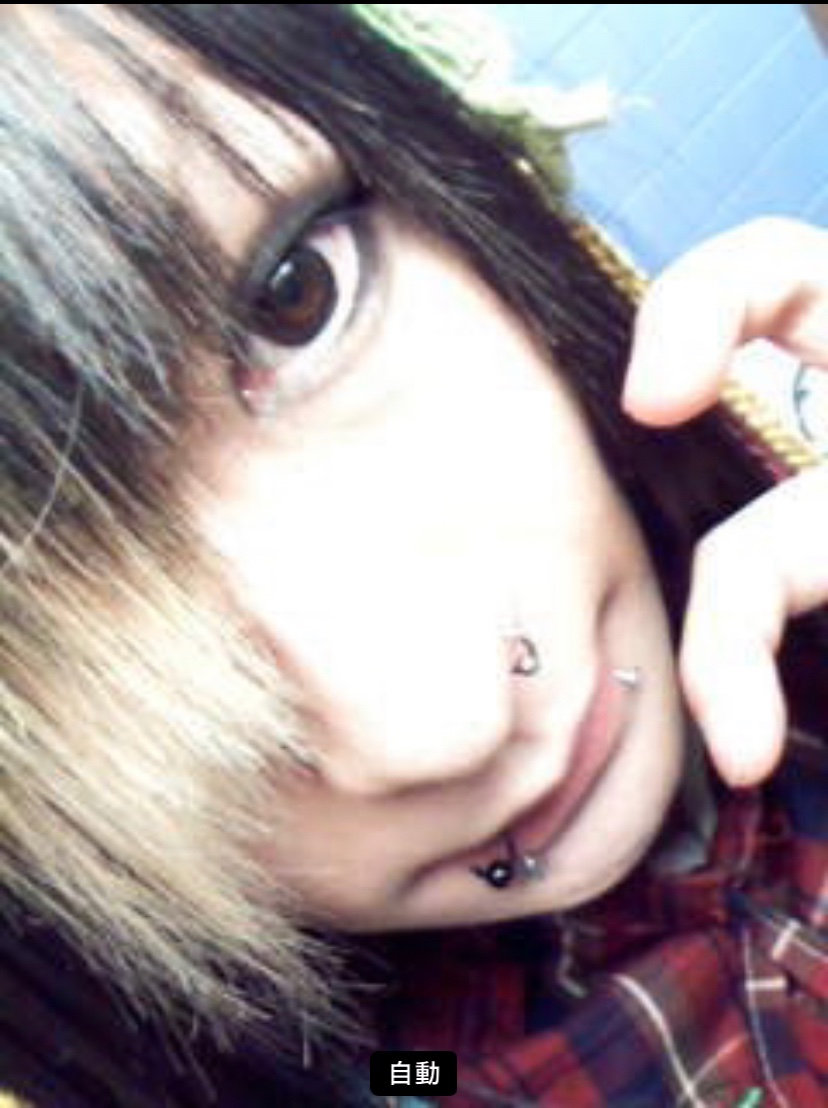 dog_junchan's tweet photo. なんか
メンバーの想い出振り返りを聞いて
何故かフト
DOG始めた時はツートンだったの思い出した(。ω゜)ピロリン

今では黒髪に拘っているのにね(。ω゜)

って
よくよく考えたら
今も地毛は
金髪と黒のツートンだったわ(^0_0^)ﾌｰﾌｰ

人生って不思議だね(。ω゜)
だから楽しいだね(*´∀｀人)ハピタン https://t.co/fmMFiM1JCr