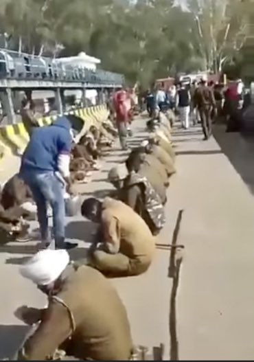Smann1313's tweet photo. Gal PYAR Di Kariye.. Dharm Koi V Ladai Ni Sikhaunda..🙏🏾

Hindu-Sikh-Muslim-Isai-Jaini-Bodhi

Sab Bhara Ne 1 Dujey De 🙏🏾

BHARAT ES KAR KE HEE DUNIA TE VAKHRA AA.. KION KE ETHEY SAB PYAAR NAAL REHNDE NE 🙏🏾

Har Dharm Da Satkaar Kita Janda 🙏🏾 @diljitdosanjh https://t.co/ux47rYOUmk