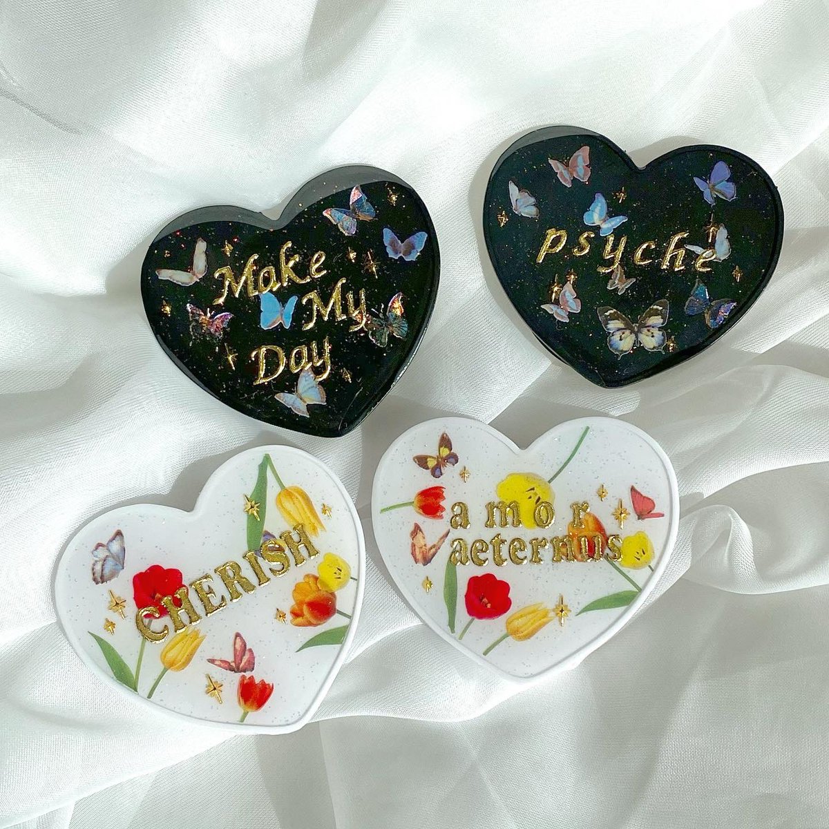 violet__cake21's tweet photo. 하트톡 판매합니다〰️🖤

 배송료는 별도입니다.

Make my day는 품절입니다!

1.psyche 
2.cherish
3.amor aeternus
-각13,000원
 (재사용 불가/강력 양면테이프)
4.midnight wave (쉐이커 톡)
-25,000원
(재사용 가능)

디엠 주세요🙏🏻✨💕 https://t.co/zF47CkB1kw