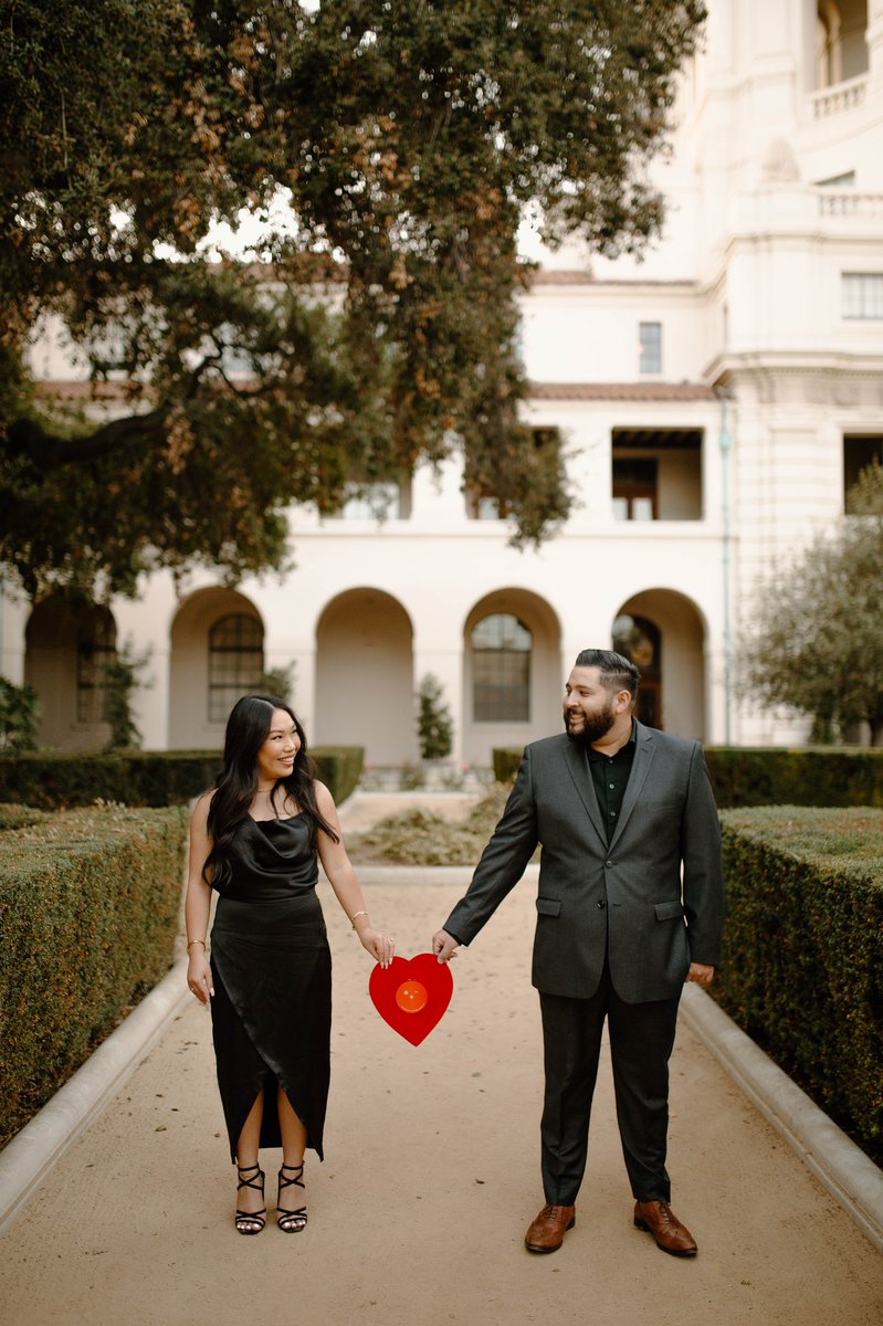 .<a href="/MayerHawthorne/">Mayer World Peace</a>, I took my fiancée to a Mayer Hawthorne show for our first date. I even had “Gonna make you mine” inscribed on her engagement ring, so it was only right we included you in our engagement photos. 📷: <a href="/infamousteph/">s. portugal</a>
