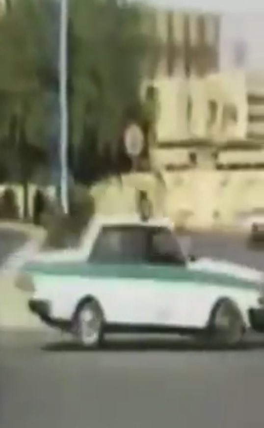 mgdaf2020's tweet photo. ف عام 1401 صدمة شاب صومالي بحي بالناصريه  واخذني رجل المرور بهاذي وسجنني المرور 8 ساعات وجاء اخي الكبير ثايب وولد عمي عامر  وطلعوني من السجن   واااسطه😬😬😬😬 https://t.co/NtQyEnpoZ5