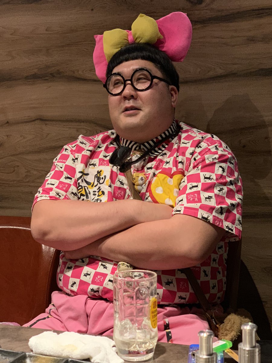 Twitter पर なべやかん 師匠思いの魔法使い太郎ちゃん 師匠であるガッポリ建設の小堀さんに金を貸す男 借りたお金を有意義に使ってくれたら良いのだが Twitter पर なべやかん 師匠思いの魔法使い太郎ちゃん 師匠であるガッポリ建設の小堀さんに金を貸す男 借りたお金を有意義に使ってくれたら良いのだが