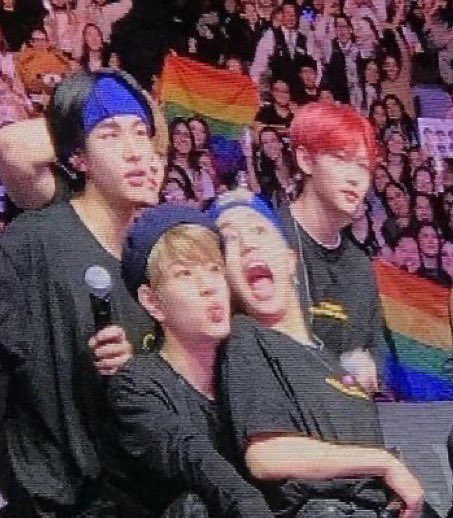 — straykids being lgbtq+ protectors; a safe threads  #StrayKids  #skz